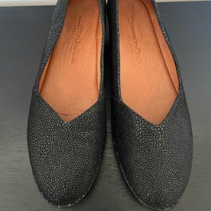 L'Amour Des Pieds – Bracey Slip-On Wedge Shoe - Black Stingray